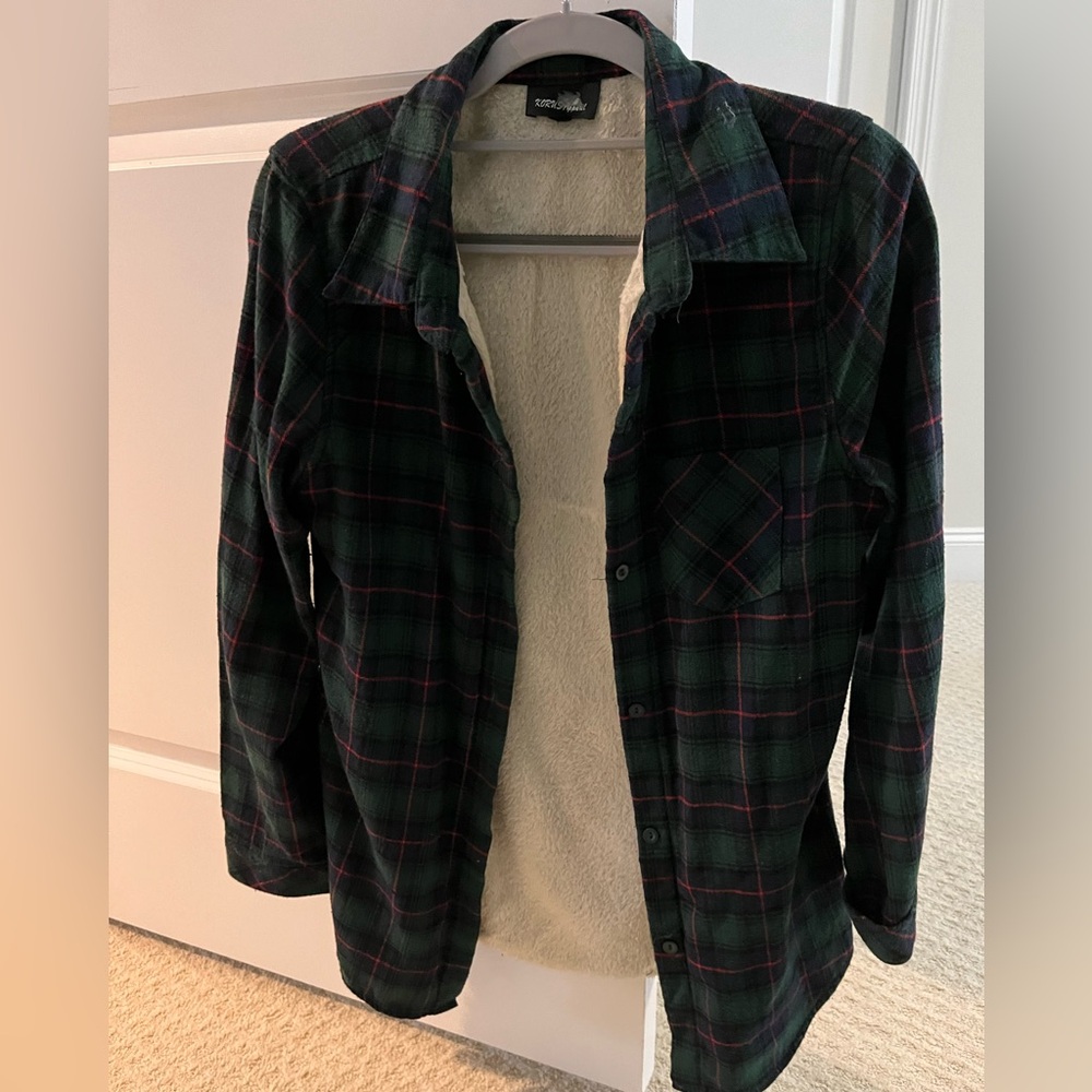 Green plaid button-front shacket